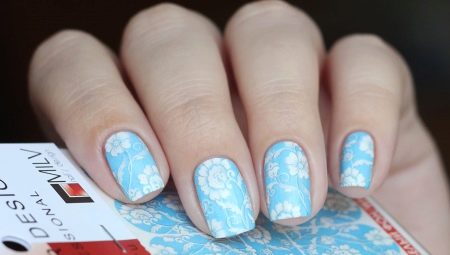 Ideas para el diseño de manicura con esmalte de gel azul