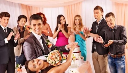 Làm thế nào để tổ chức đám cưới trong một vòng tròn hẹp của bạn bè và gia đình?