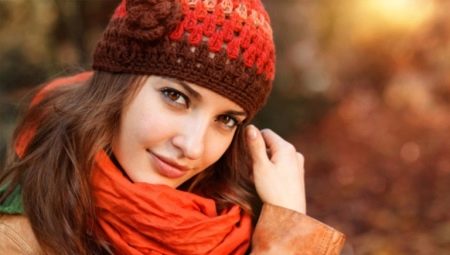 Ce culori din haine, machiaj și accesorii sunt potrivite pentru femeile cu părul brun?