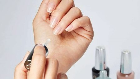 Top Coat per a les ungles: què és, com triar i utilitzar?