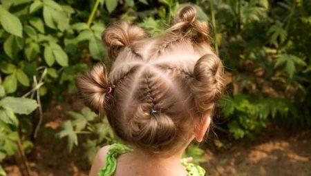 Hairstyles untuk kanak-kanak perempuan berumur 2-3 tahun untuk rambut pendek