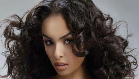 Cascade for curly hair: varieties and styling