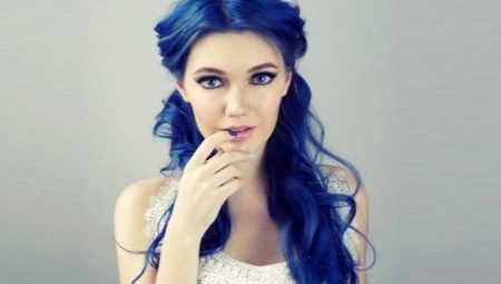 Сини бои за коса: на кого отиват и какви са те?