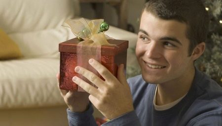 Jak si vybrat dárek pro chlapa na 16 let na Nový rok?