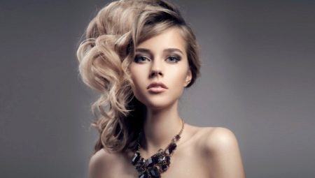 Hairstyles to the side: ideas and tips for creating them