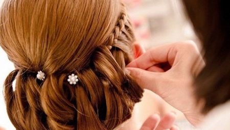 Stylowe fryzury ze spinkami do włosów