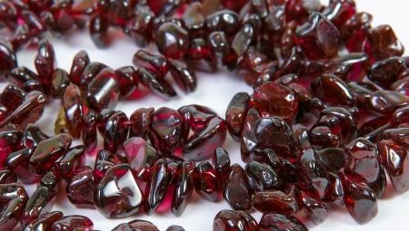 Artificial pomegranate: what is this stone and how to distinguish it from natural?
