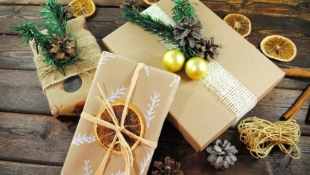 Kraft kağıtta güzel ve özgün bir şekilde bir hediye nasıl paketlenir?