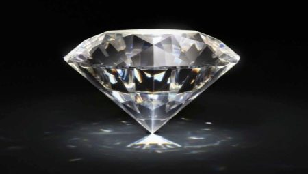 Wie überprüfe ich die Echtheit eines Diamanten?