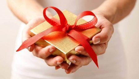 Com fer un llaç per a un regal?