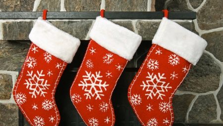 Calcetines navideños para regalos: ¿cómo elegir y cómo hacerlo usted mismo?