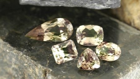 Sultanite: what is it, who suits and how to distinguish a fake?