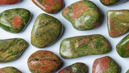 Unakit: egenskaper och egenskaper hos sten