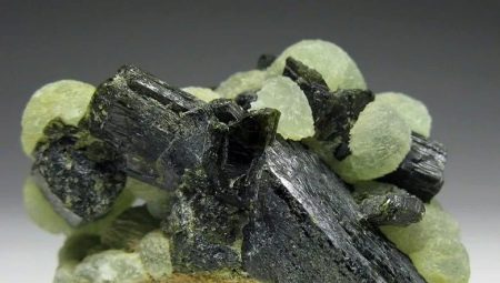 Epidote: đặc điểm, tính chất và công dụng của đá