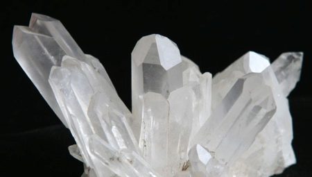 Berlian buatan: sifat batu, jenis dan aplikasinya
