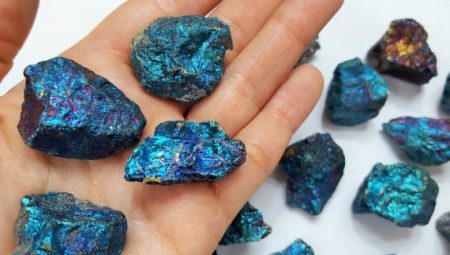 Chalcopyrite: sifat dan warna mineral, asal dan aplikasi