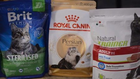 Premium feed for sterilized cats and neutered cats