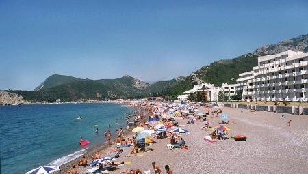 Počasí a rekreační objekty v Černé Hoře v červenci