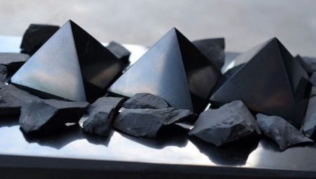 Shungite: a kő tulajdonságai, felhasználása, előnyei és káros hatásai