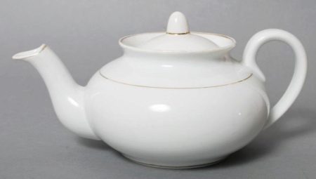 Porcelain teapots: how do they look and where are they made?