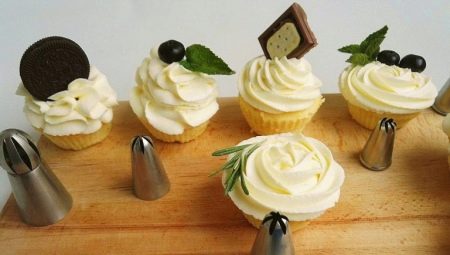 Confectionery nozzles roses for cream