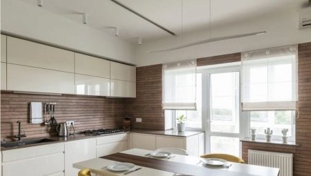 Køkken kombineret med balkon: regler for kombination og designindstillinger