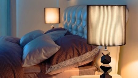 מנורות שולחן לחדר השינה: סוגים, בחירה ומיקום