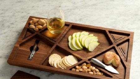 Trays: materials, shapes and design
