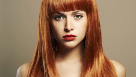 Rødbrun hårfarge: hvem passer og hvordan oppnår den?