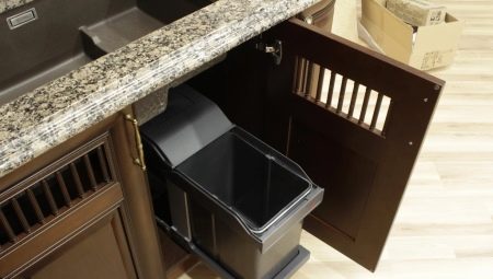 Extendable bins for washing