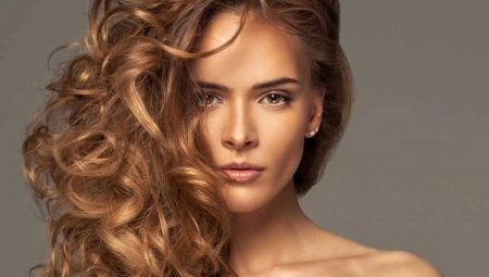 Gullbrun hårfarge: hvordan ser den ut og hvem passer den?