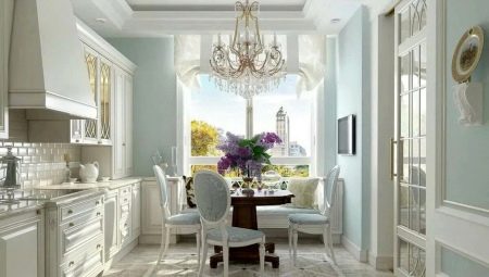 Hvitt kjøkken i klassisk interiørdesign