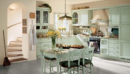 Provanso stiliaus virtuvės interjero dizainas