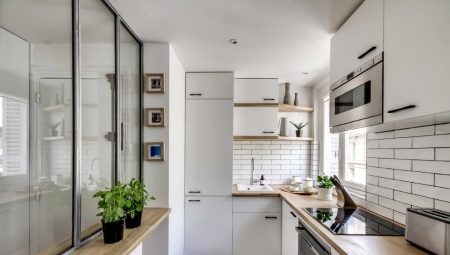 Proiectați o bucătărie mică într-o casă privată