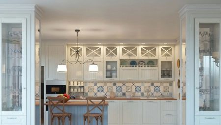 Idéias para design de interiores de cozinha em estilo mediterrâneo