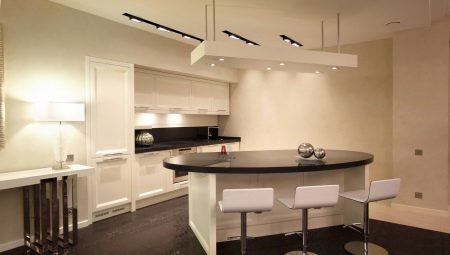 Dapur dengan lantai gelap: ciri dan pilihan reka bentuk