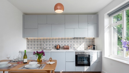 Direkte kjøkken 4 meter: materialer, stiler og design