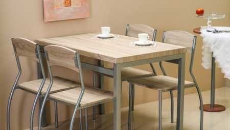Cadeiras e mesas para a cozinha: tipos e escolhas