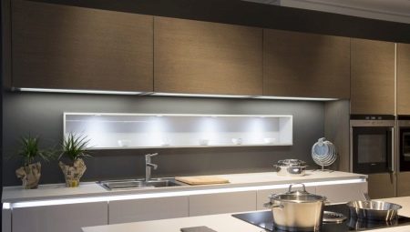 LED-es világítás a konyhaszekrényekhez: mi történik, és hogyan kell választani?