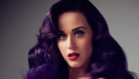 Mørk purpurfarvet hår: nuancer og farvning i finesser