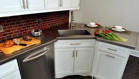 Fregadero de esquina para la cocina: tipos y opciones
