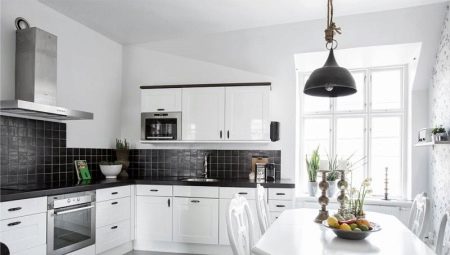 Mutfak tasarım seçenekleri 18-19 sq. m