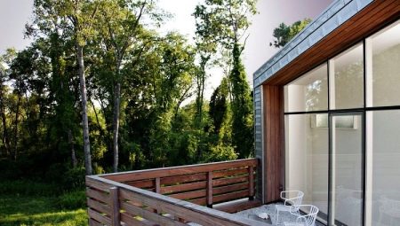 Balkon in einem Privathaus: Typen, Design und Design