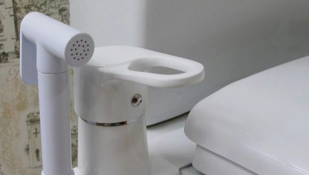 Bidetconsoles en andere toiletaccessoires