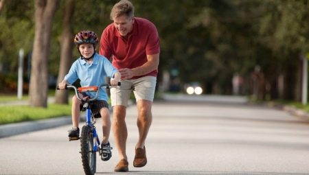 Hvordan lærer man et barn at cykle?