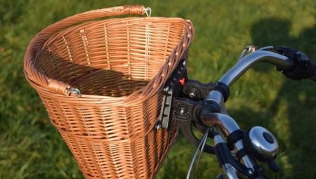 Cistelles per a bicicletes: varietats, selecció, instal·lació