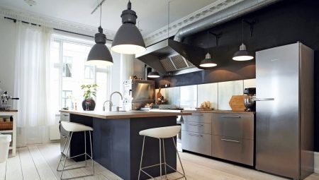 Lysekroner i en moderne stil på kjøkkenet: en rekke modeller og hemmeligheter du velger