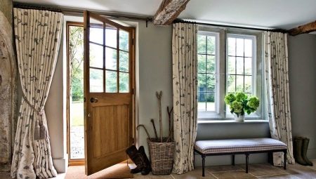 Curtains in the hallway: what are and how to choose?