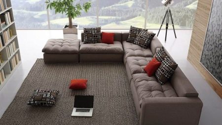 Elige un sofá grande en la sala de estar