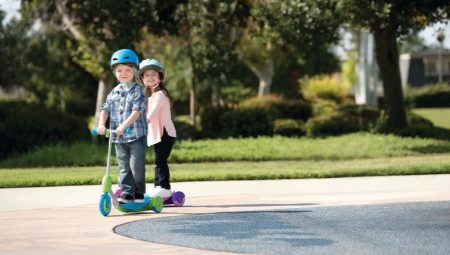 Scooters elétricas para crianças: tipos, fabricantes populares e critérios de seleção